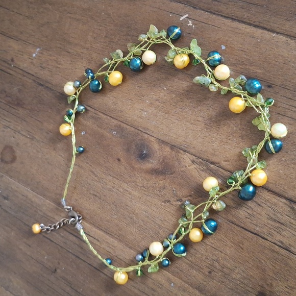 Freshwater Dyed Cultural Pearls and Natural Peridot Necklace - Picture 3 of 4